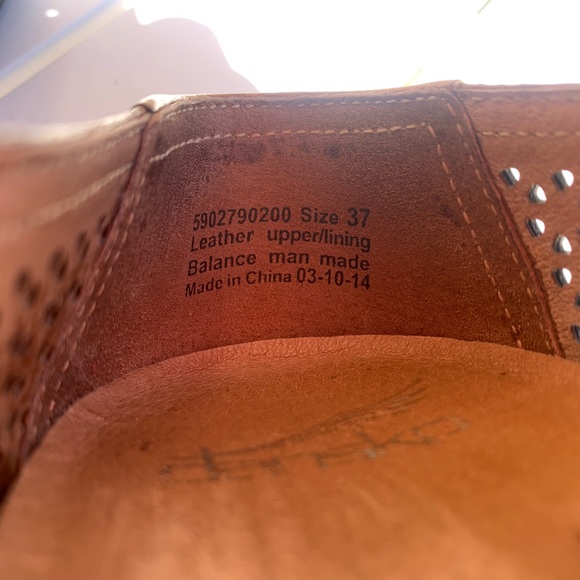 Dansko brown perforated leather flats size 6.5-7 ( European 37) - Picture 15 of 16